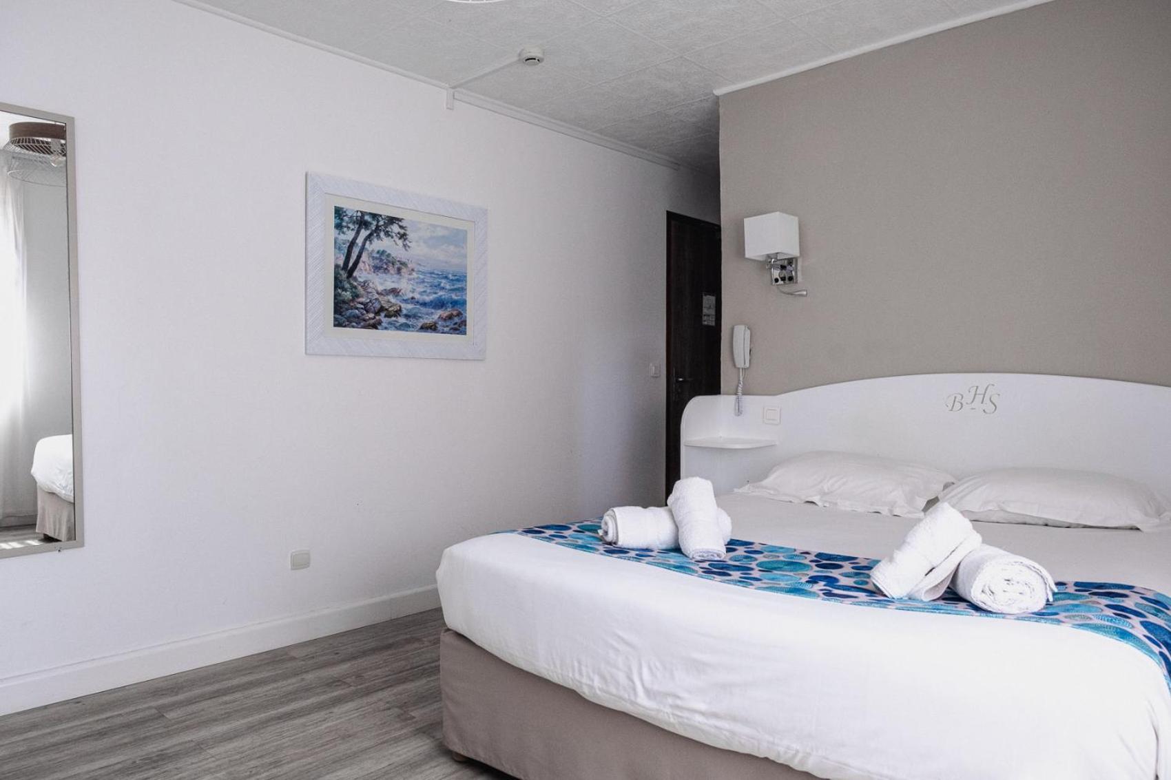 Hotel Beau Site Le Lavandou Oda fotoğraf